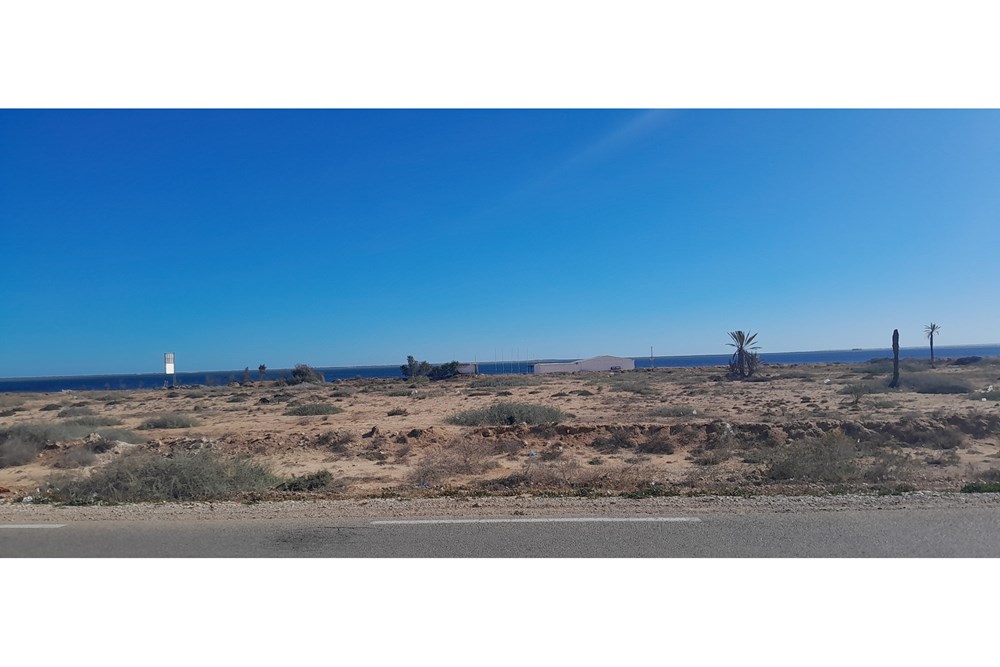 A vendre un terrain pieds dans l'eau à Djerba