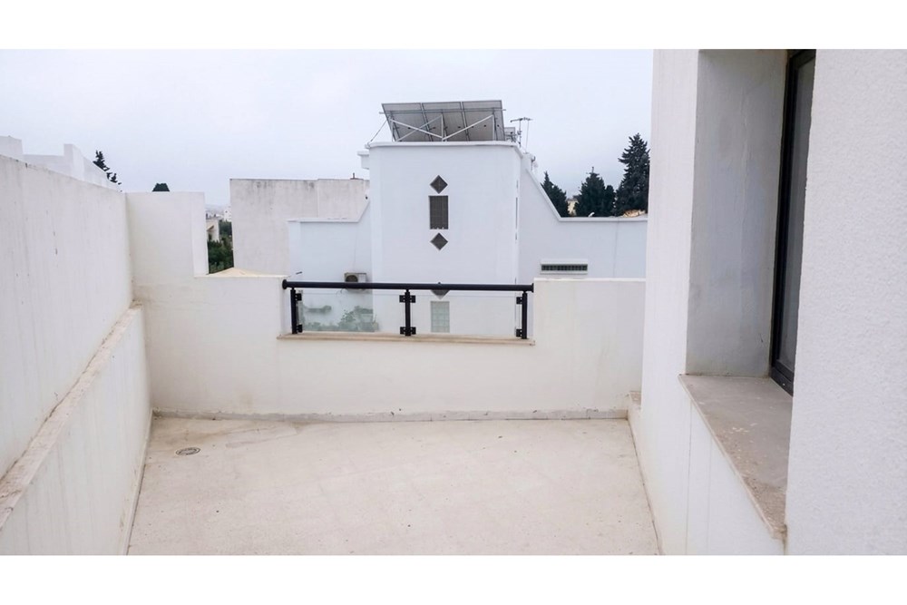 A louer Bureau H+2 – 90 m² –Cité La Gazelle