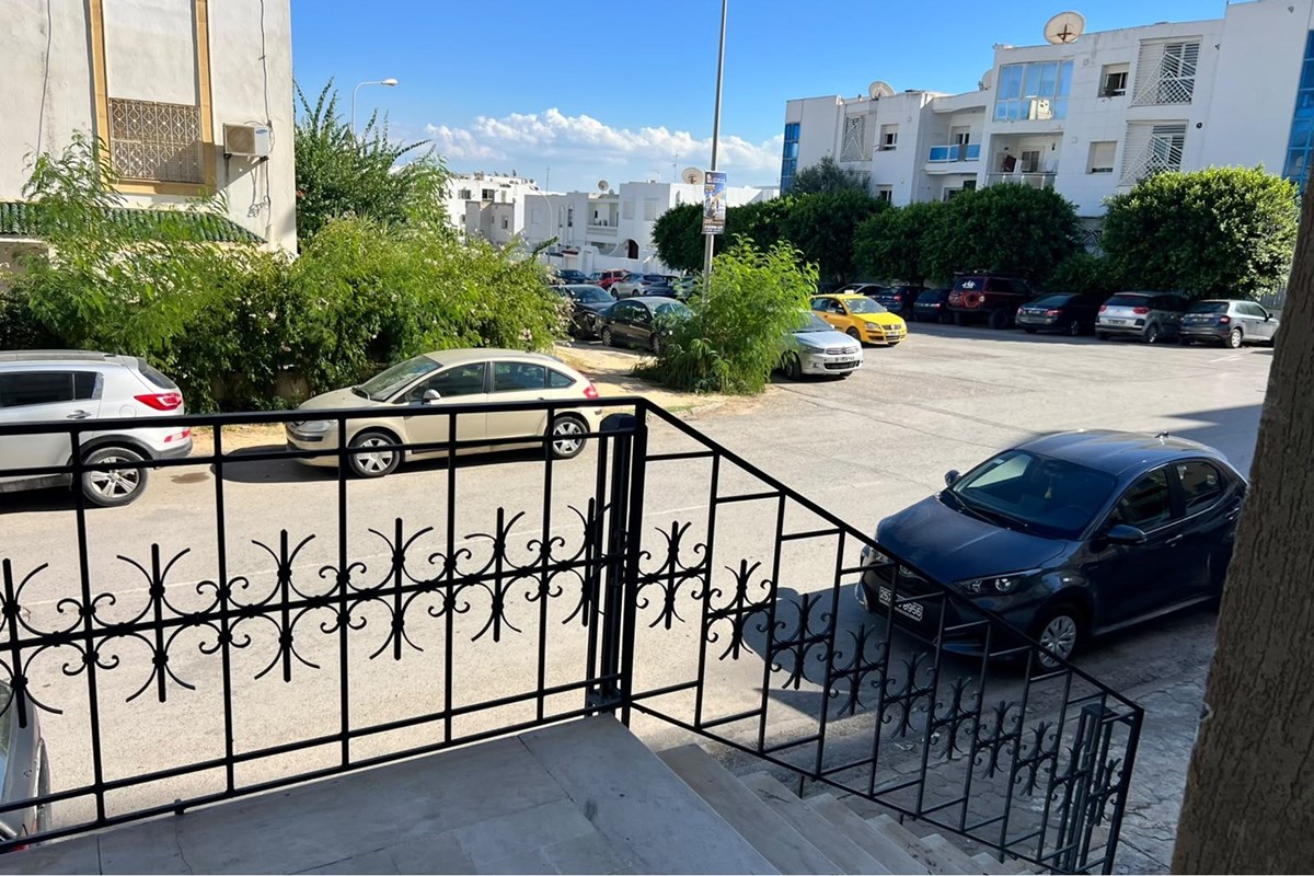À vendre – Local commercial de 400 m² à Ennasr