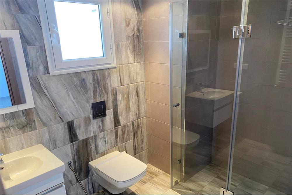 À vendre direct promoteur appartement S+4 à Ennasr