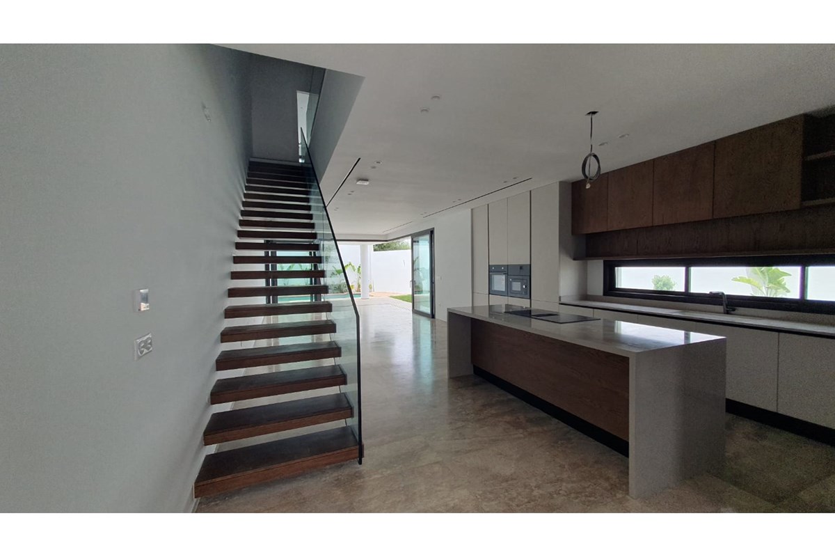À Vendre – Triplex de standing à La Soukra
