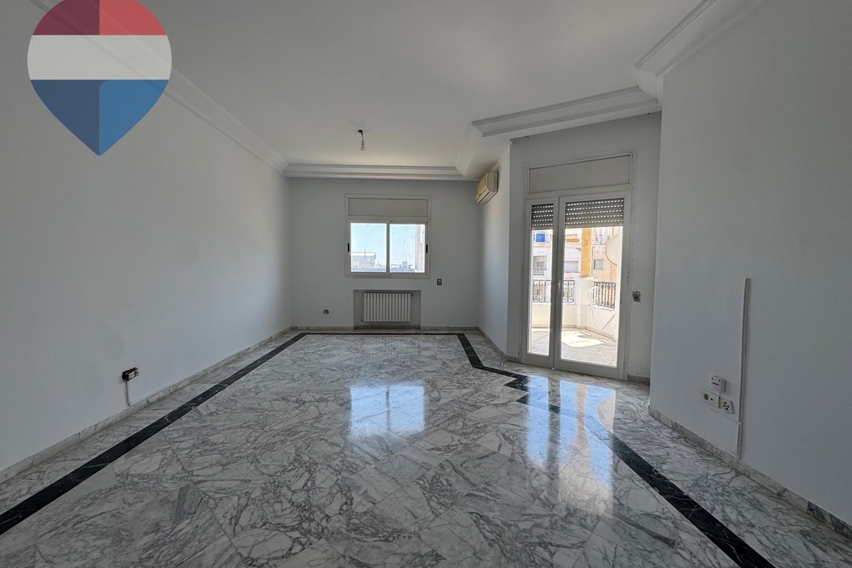 S+3 à vendre à Ennasr 2 -