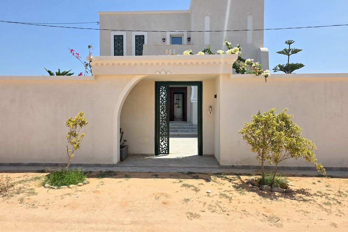 À vendre une villa meublée à Ghizen