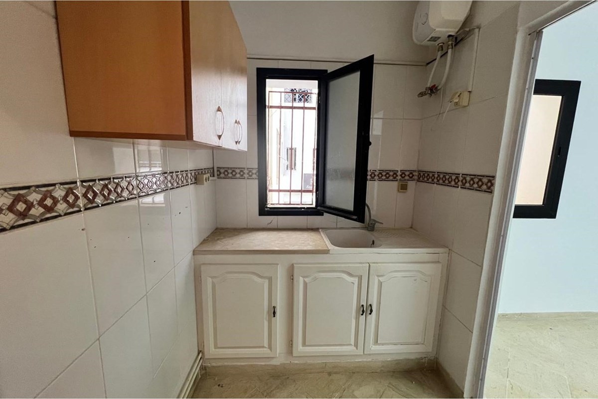 Bureau H+2 à vendre – Ennasr 1
