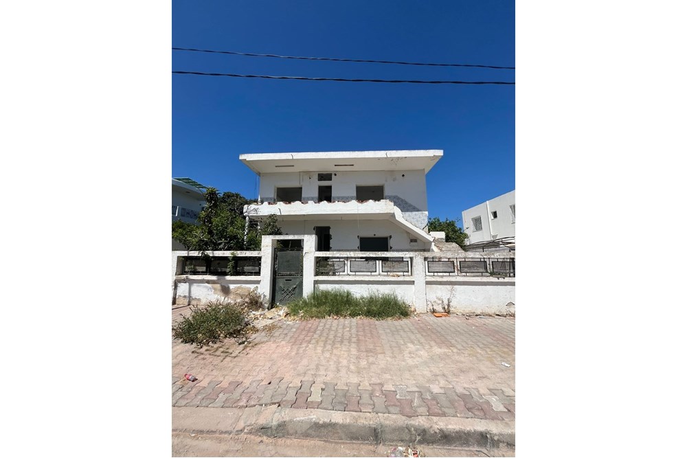 A vendre Terrain de 470m² à Av. Alain Savary