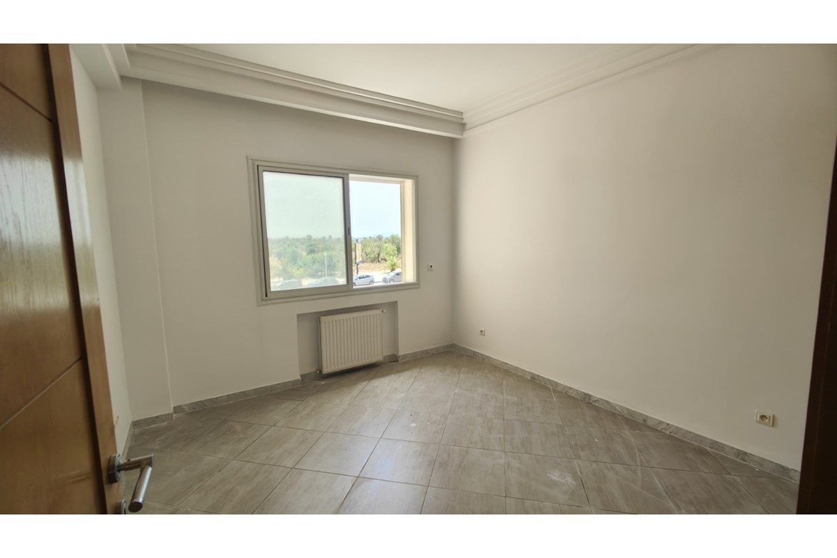 A VENDRE APPARTEMENT S+3 AU LAC 2