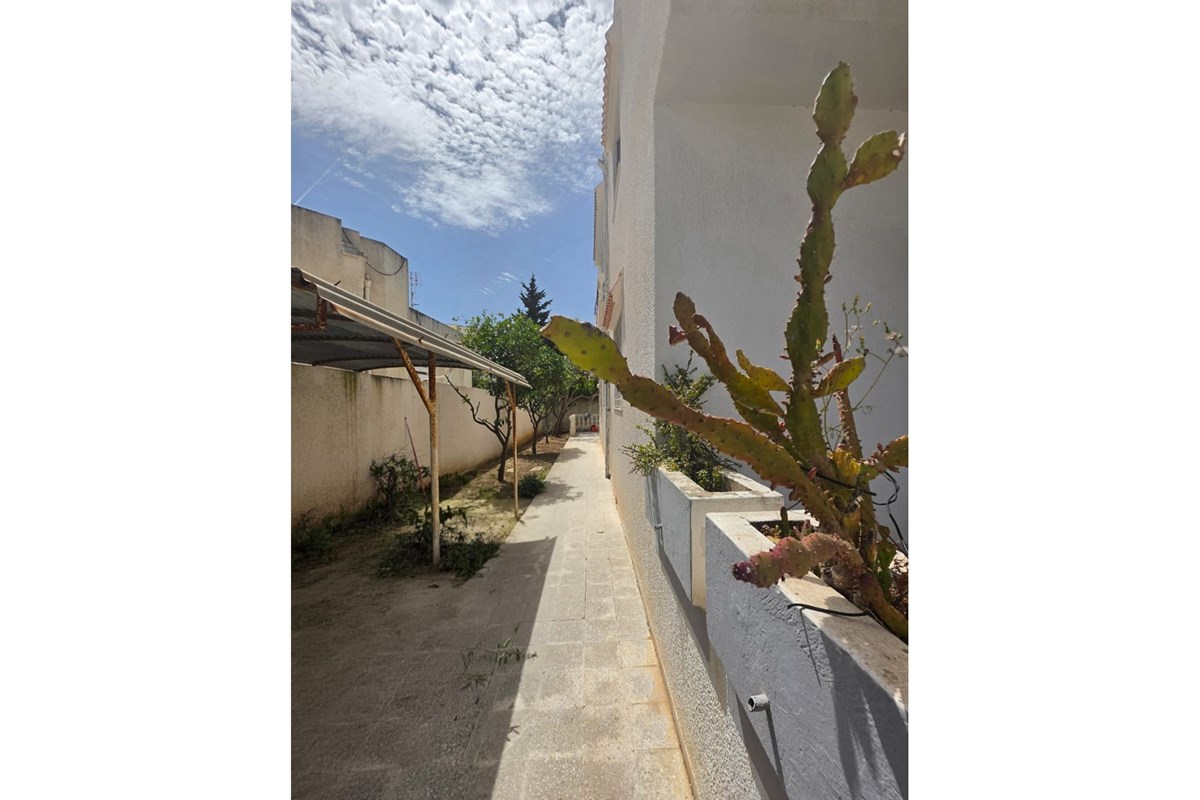 A VENDRE VILLA À ARIANA SUPÉRIEUR
