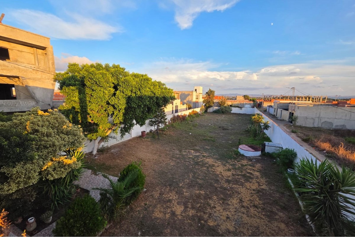 Maison moderne à Bizerte Sud, 5 chambres, 440m²