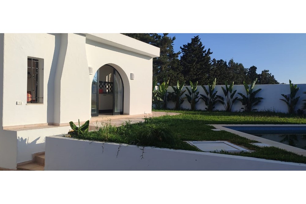 A vendre une Villa Neuve à Besbesia