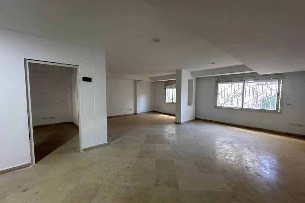 À Louer un immeuble R+4 à montplaisir