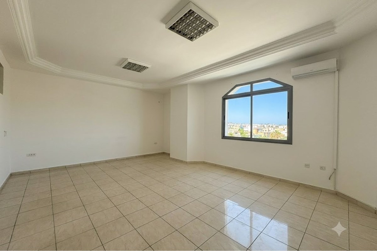 Opportunité Unique : Bureau Moderne à La Marsa