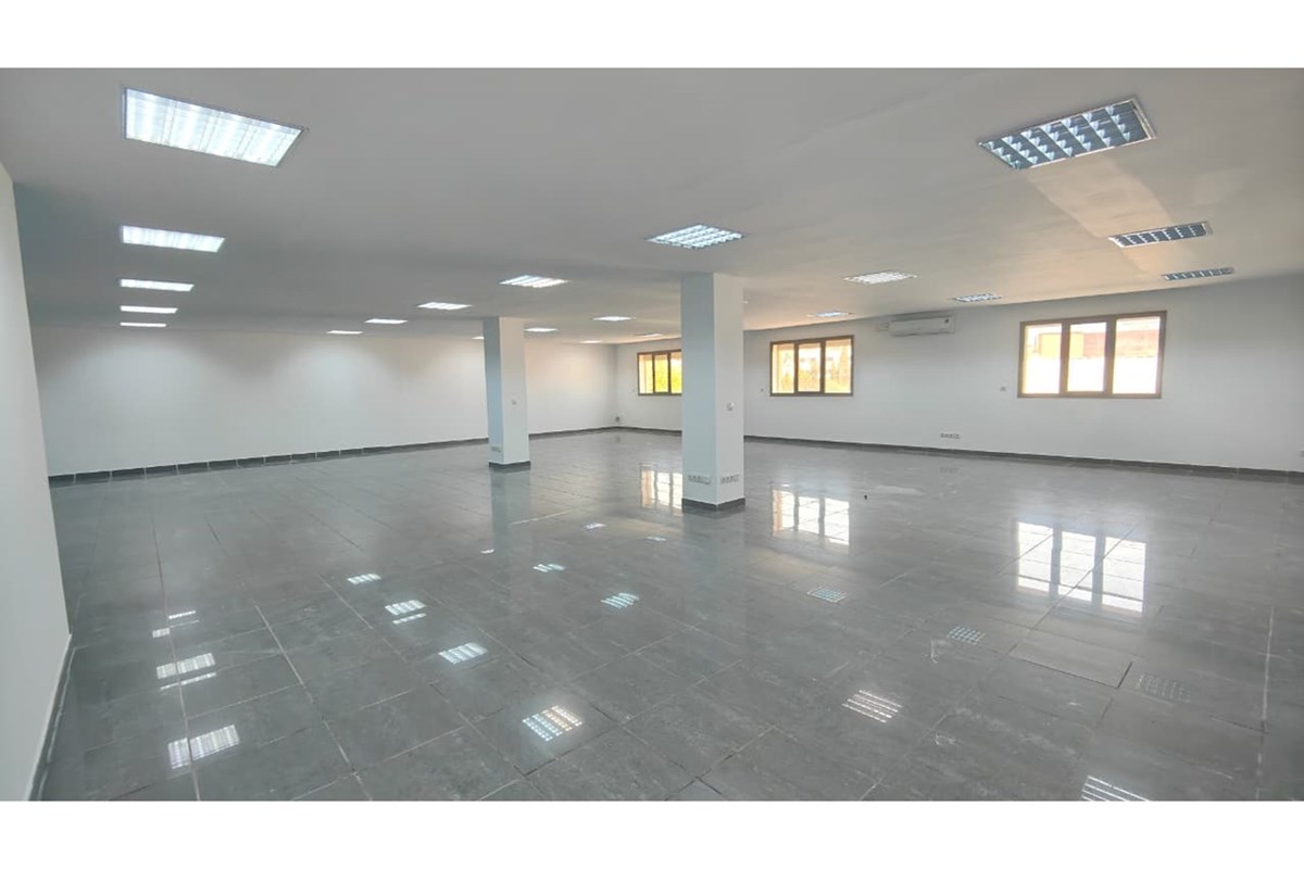 À LOUER – Open Space de 790 m² à Mégrine