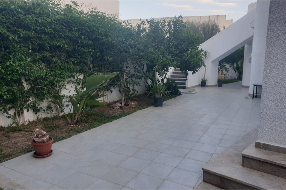 A VENDRE UNE VILLA À EL GHAZELA