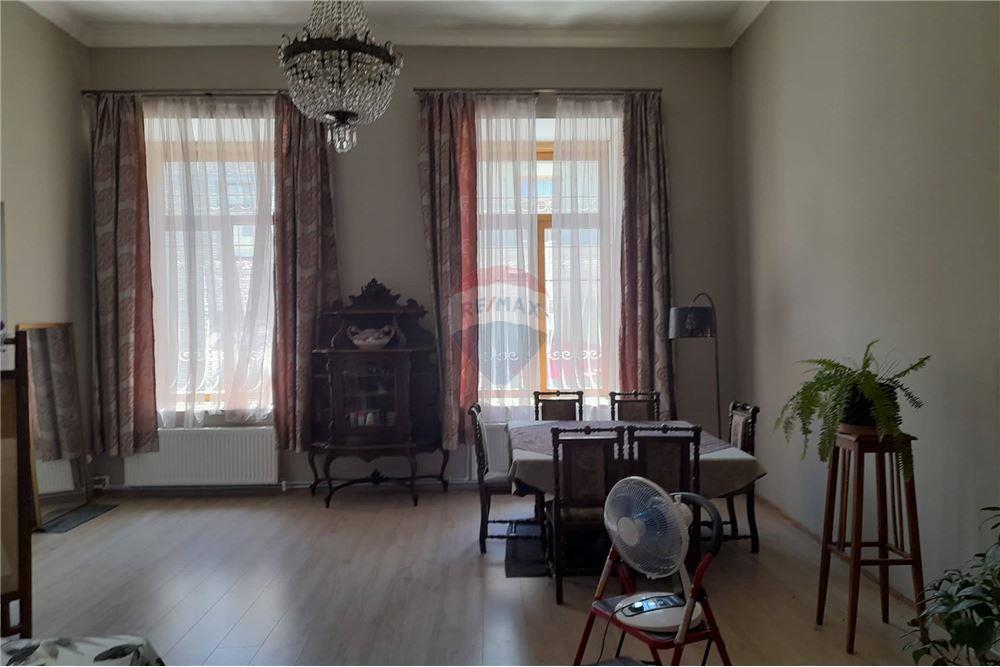 Office space for rent - Photo 2
