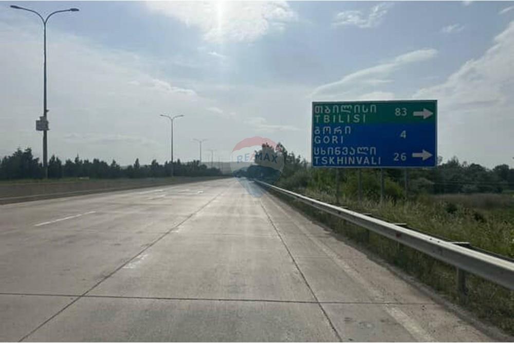 Land plot for sale at the highway intersection