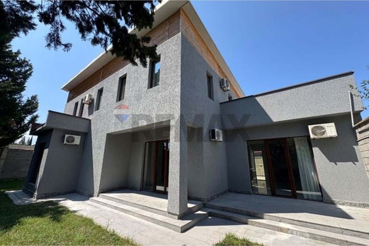 სახლი ახალი რემონტით დიღომი 7ში