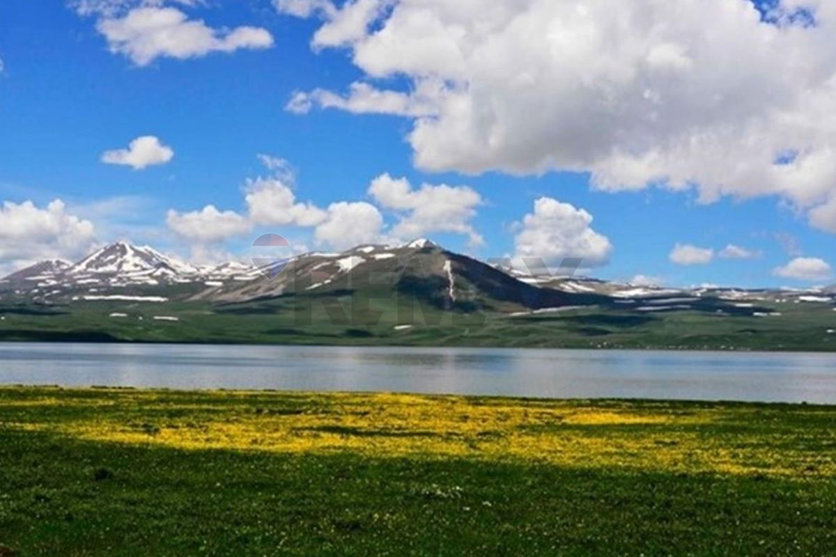 Land Plot for Sale on Lake Paravani!