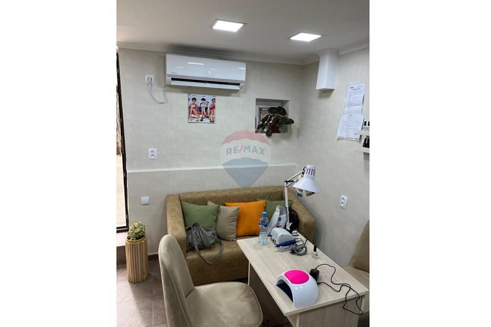 Commercial space for rent - Photo 2