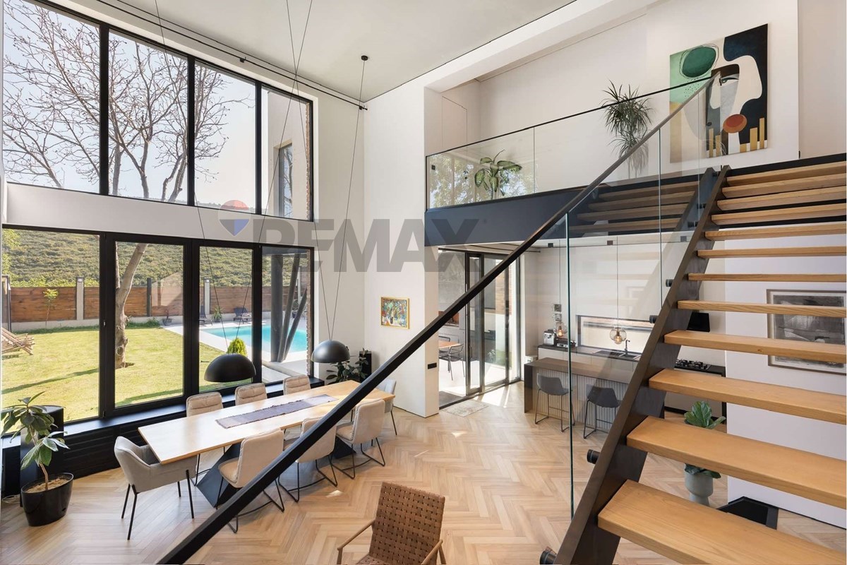 Premium Villa with Pool in Digomi - Photo 4