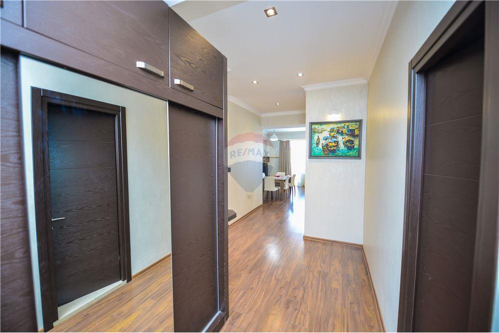 An apartment is for rent in Vake - Photo 4