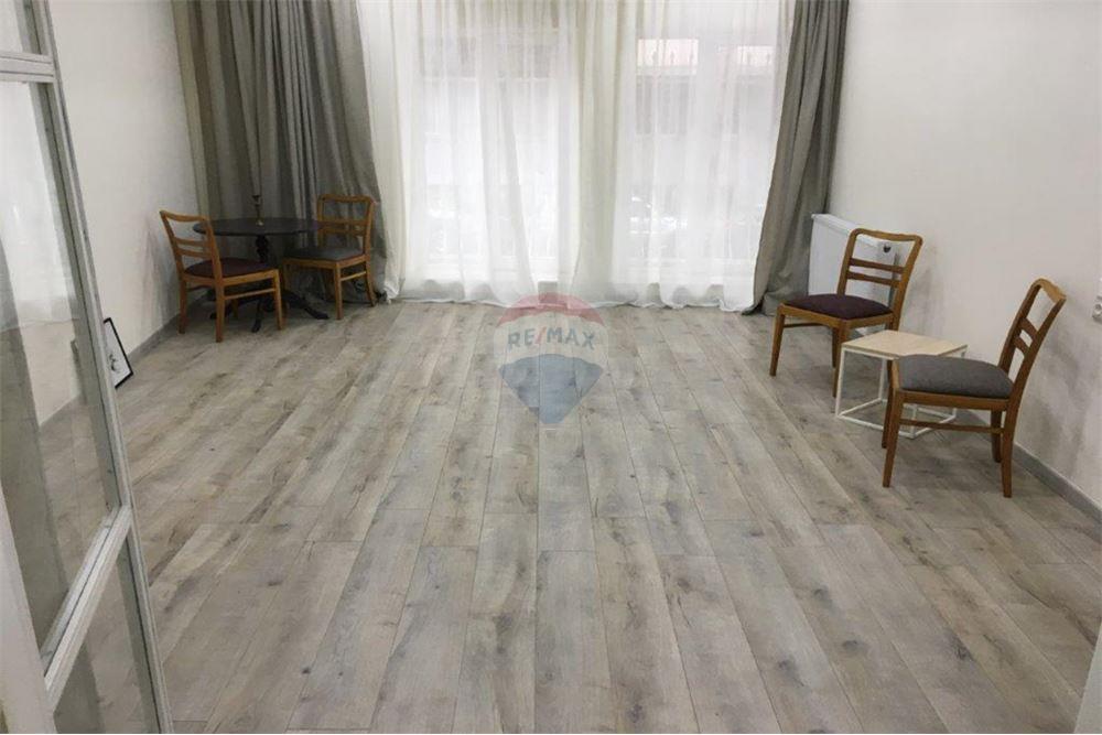 ქირავდება ბინა ვაკეში - Photo 2