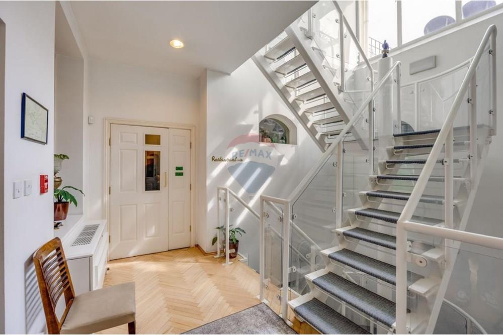 Luxurious Property for sale - Photo 3