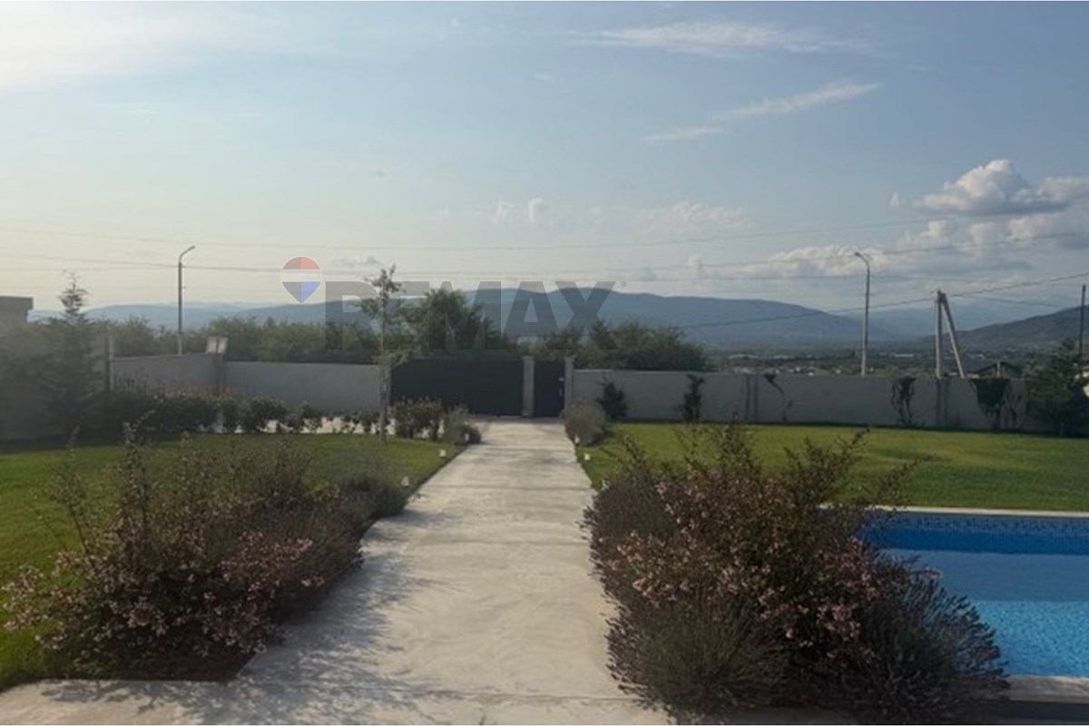 Premium Villa in Saguramo - Photo 5