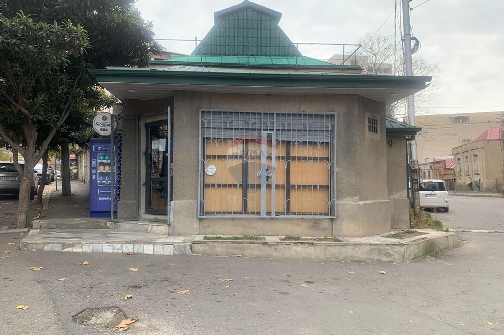 იყიდება კომერციული ფართი