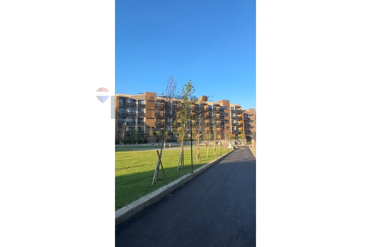 3-Bedroom Apartment for Sale with a Spacious Terrace - Photo 3