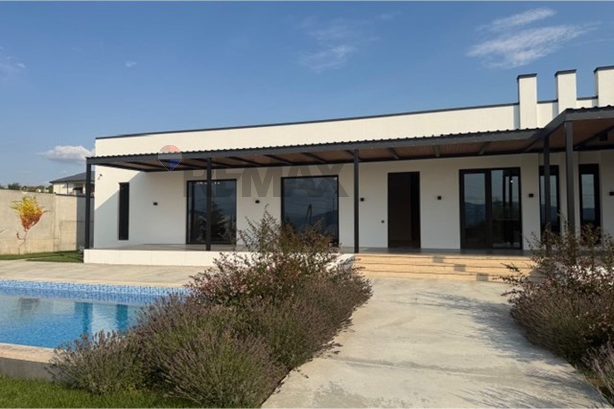 Premium Villa in Saguramo - Photo 3