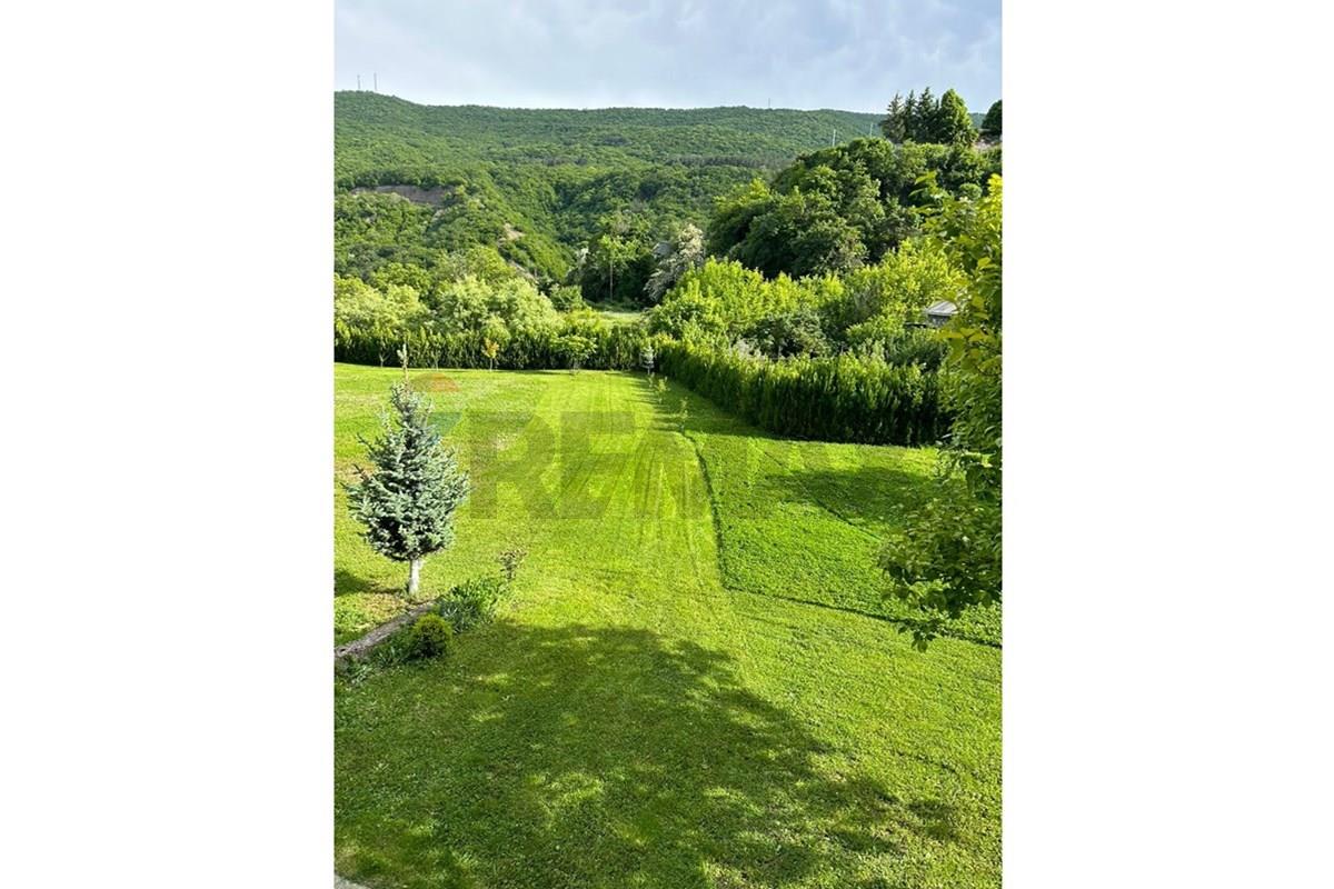 Spacious Land Plot with Scenic Views in Tskneti