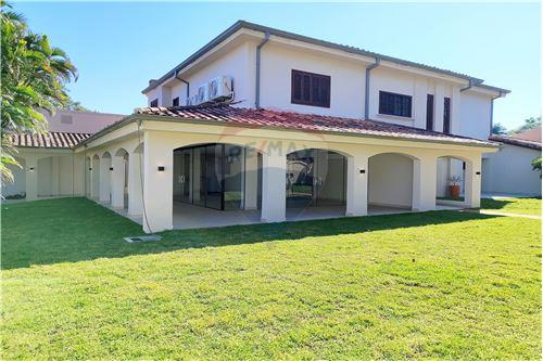 chacra-campo en alquiler en Los Laureles