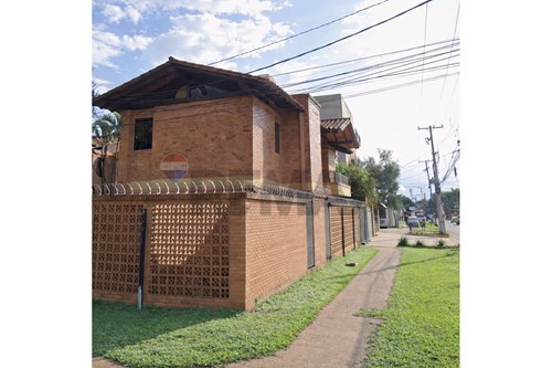 casa en venta en Fernando De La Mora