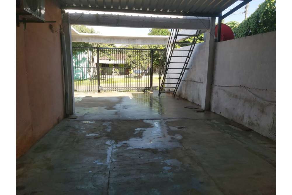 En venta casa con un salón comercial incluido! — foto 3