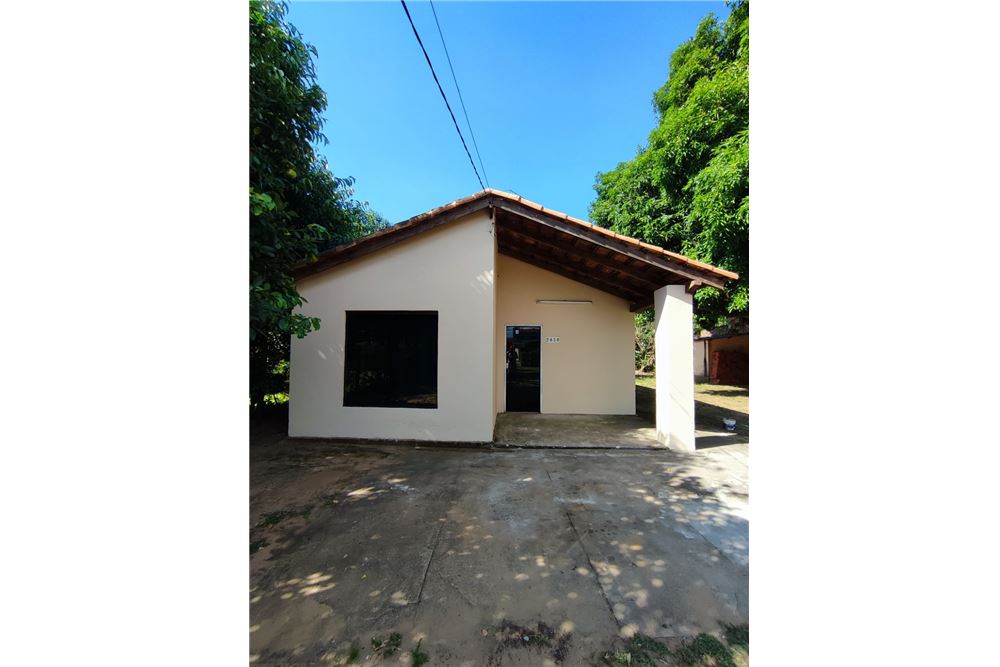Hermosa Casa Ubicada en el Centro de Ayolas sobre una de las calles principales (Asfaltado) Av. Francisco Solano López , — foto 3