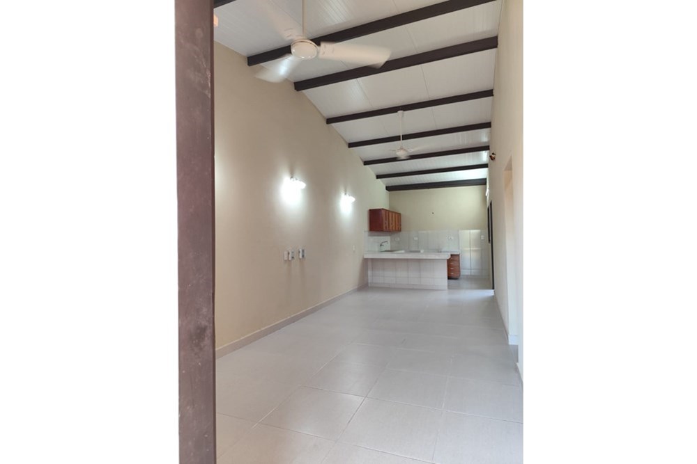 Edificio en venta en Guarambaré — foto 2