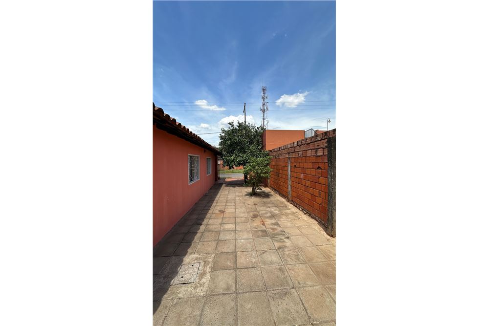¡OPORTUNIDAD ÚNICA! CASA EN SAN LORENZO - BARRIO LUCERITO — foto 3