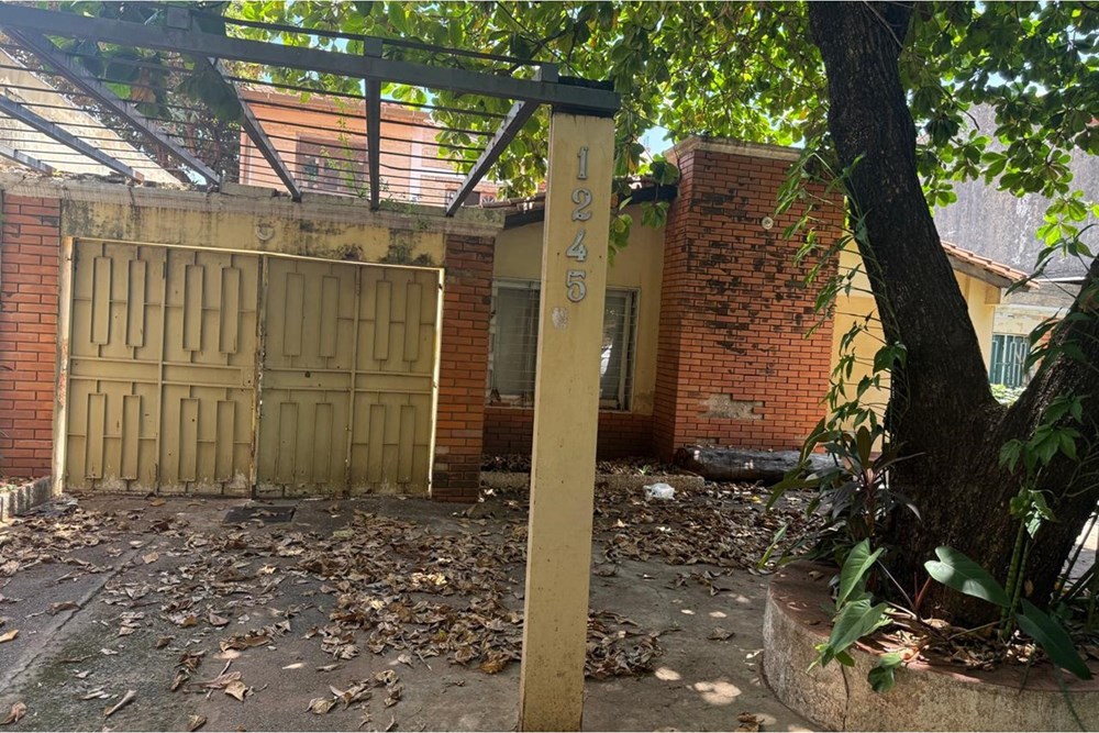 Ubicada en el exclusivo barrio Las Carmelitas de Asunción, esta propiedad representa una oportunidad tanto para vivienda — foto 2