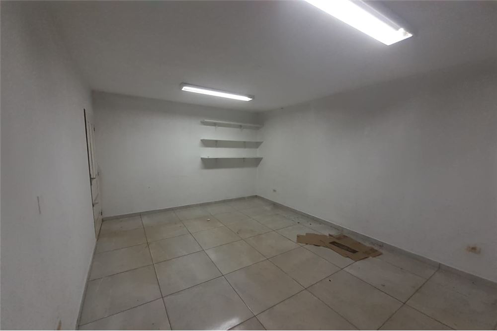Pequeño local comercial en alquiler, especial para peluquerias, despensas, surtidores, barberias etc — foto 3