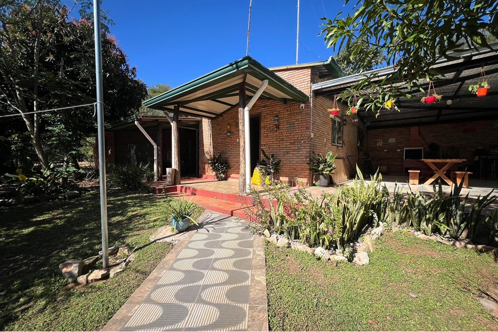 En venta una hermosa casa quinta ubicada en la ciudad de Nueva Colombia, departamento de Cordillera, a tan solo 2 cuadra — foto 3