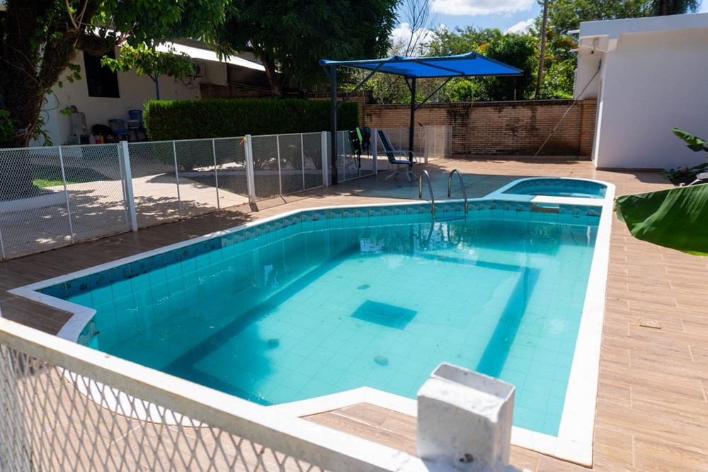 Casa en venta en Área 8, Ciudad del Este — foto 2