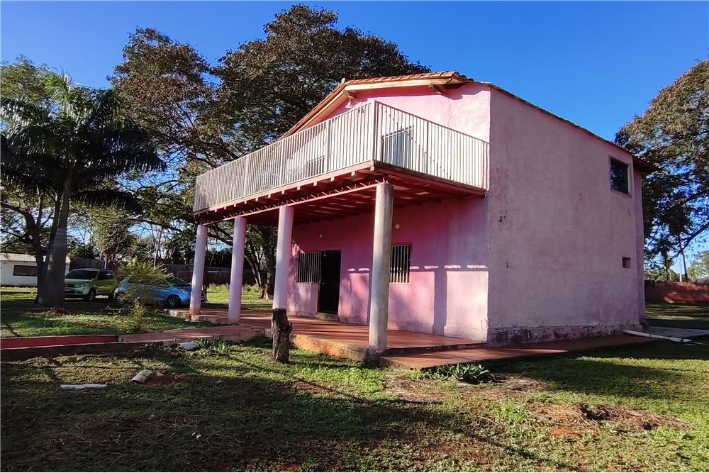 Hermosa residencia en venta, a 700 metros de la Avda. Costa Fleitas, y a 100 cuadra de la cancha 8 de septiembre. — foto 2