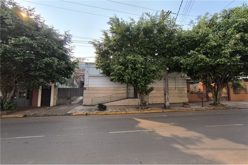 Ubicado en la calle Gral. Artigas casi Padre Kreusser, Barrio Catedral — foto 2