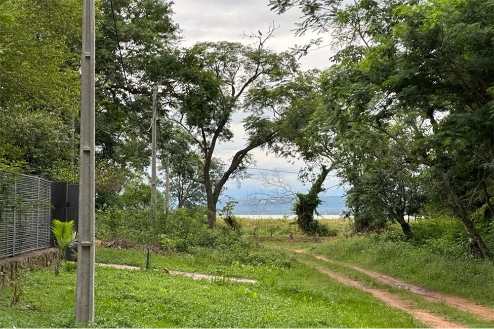 Vendo hermosa casa quinta a metros del lago Ypacaraí. Ubicado en la urbanización Playas de Aregua — foto 3