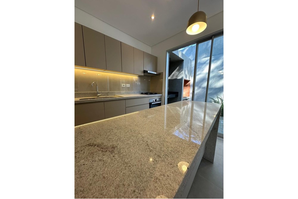 Edificio en venta en Mariano Roque Alonso — foto 2