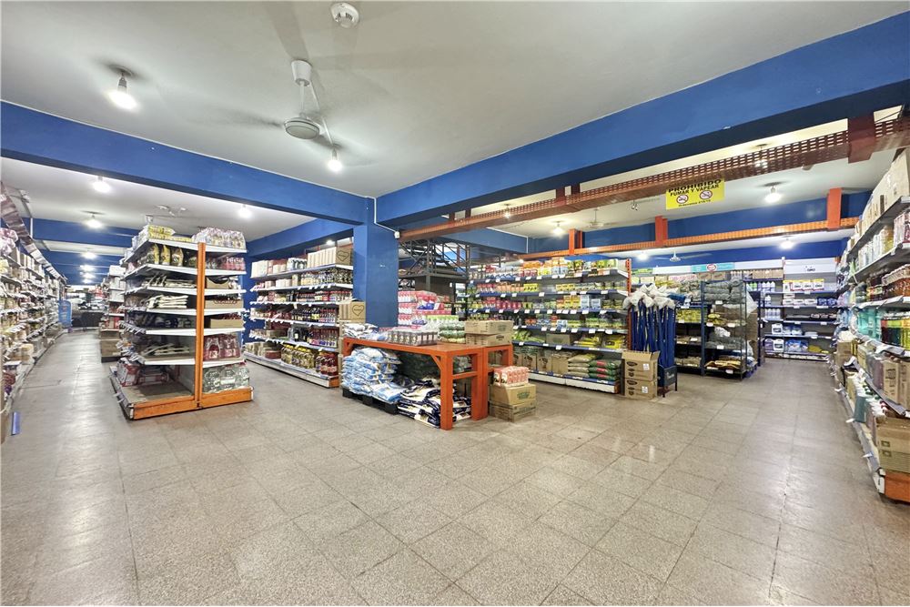 Importante Local Comercial en Venta – Mercado 4 — foto 2