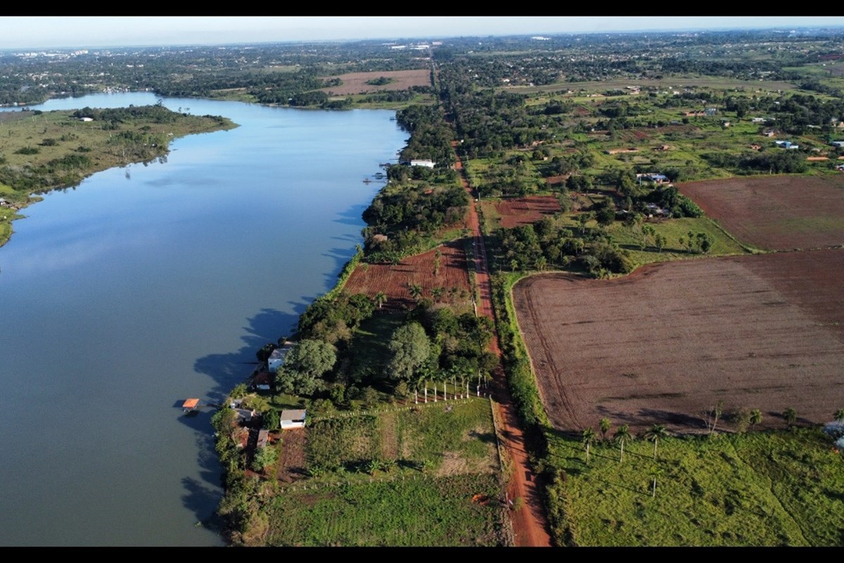 ¡Excelente Oportunidad de Inversión. Esta grandiosa propiedad está ubicada en el Km 12 de Acaray, una de las zonas más c — foto 2