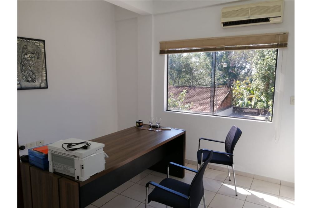 Espacio especialmete para estudios juridicos u oficinas privadas  — foto 2