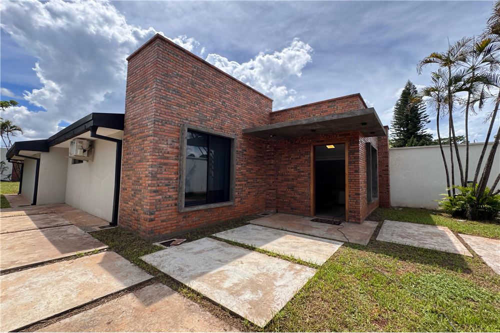 Casa en venta en Encarnación — foto 2
