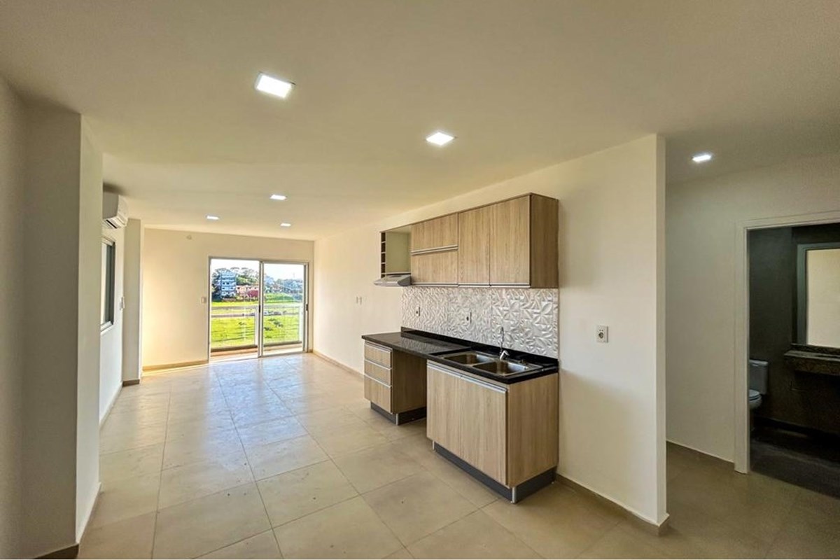 Excelente oportunidad de inversión o vivienda en el Edificio San José IV, ubicado en la ciudad de Encarnación. Este mode — foto 3